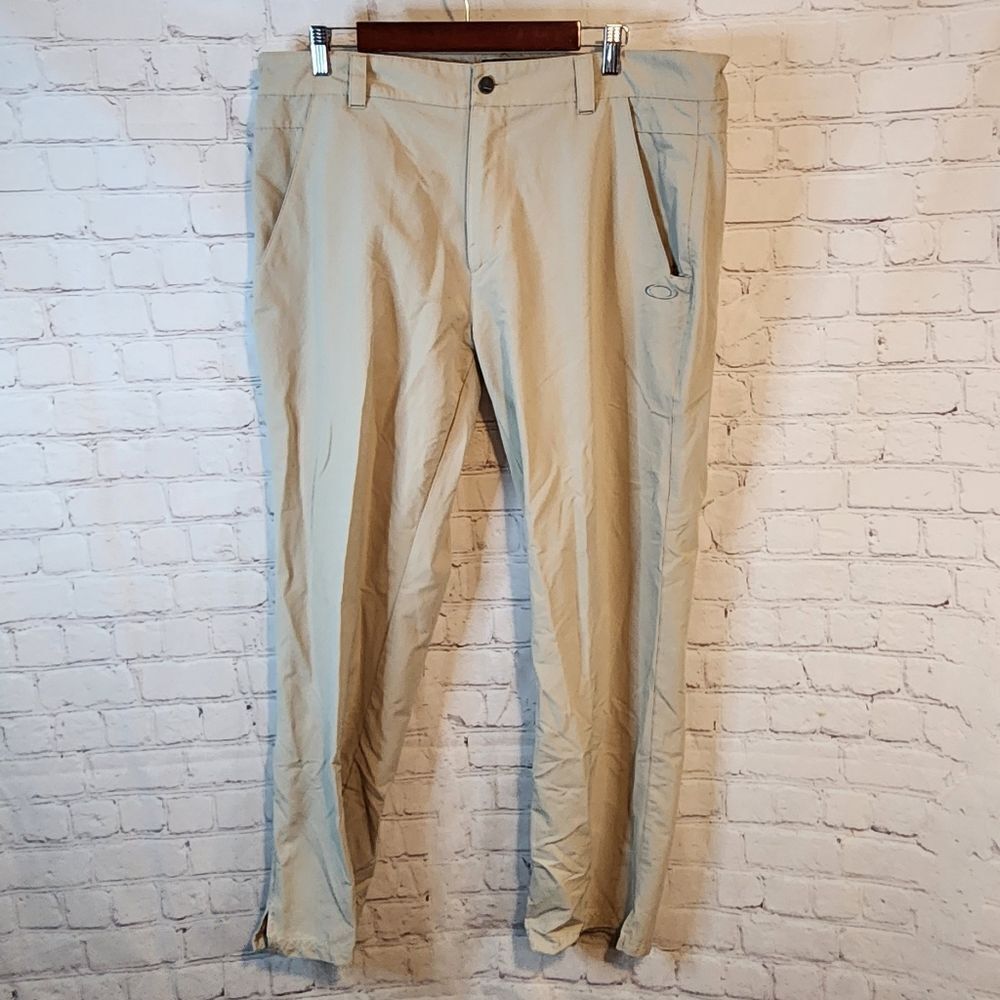 Men's Oakley khaki chino pants, size 38 X 32